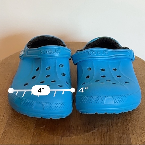 Crocs Kids Unisex Blue Outside With Black Warm Fuzzy Lining Material Size J4 2 - Picture 9 of 11
